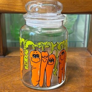 Vintage 80s Anchor Hocking Hildi anthropomorphic carrots jar with sealing lid